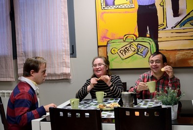 Compartiendo un café en el apartamento del Centro.